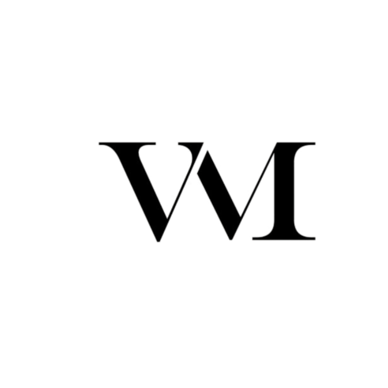 Logo stylisé avec les initiales "VM" en noir sur fond blanc.
