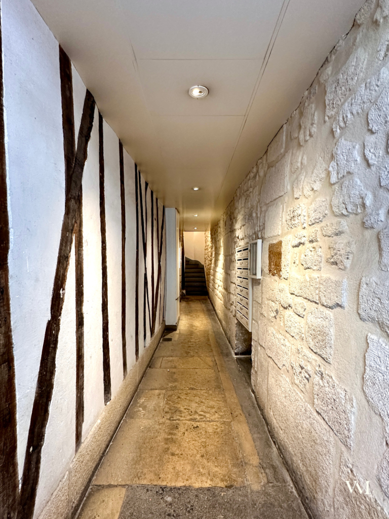 Couloir immeuble XVIIIème siècle Odéon Paris Couloir immeuble XVIIIème siècle Odéon Paris